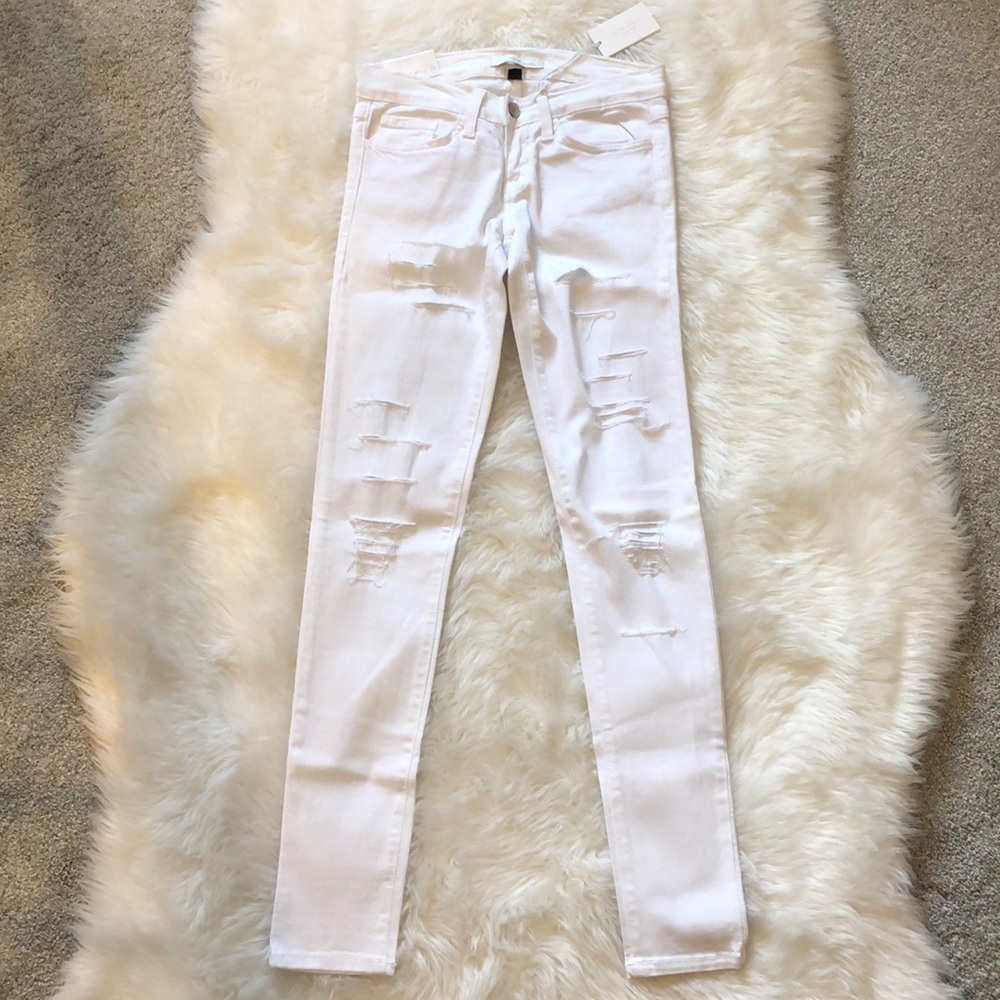 NWT size 25 Flying Monkey White Distressed Jeans!